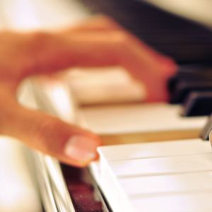 有一个老太婆和小伙子黄色毛片演一个有一个小伙子黄色毛片
